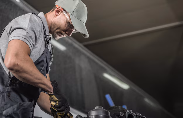 automotive-caucasian-mechanic-work